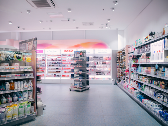 unutarnji prostor dm trgovine