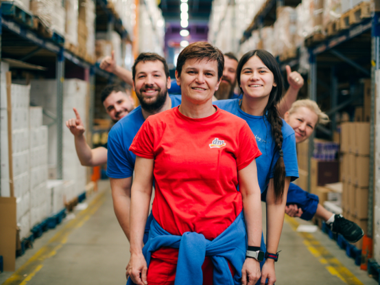 djelatnici u skladištu